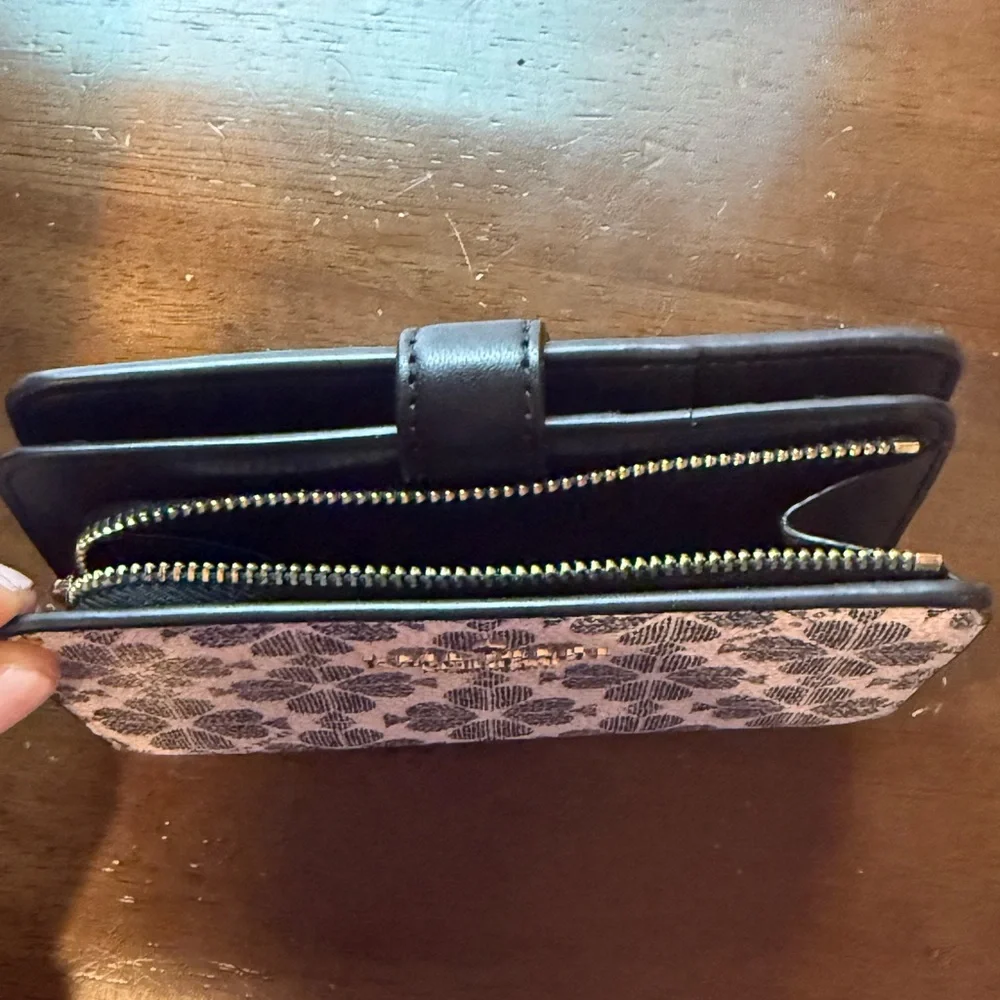 Kate Spade Flower Wallet - Picture 3 of 6